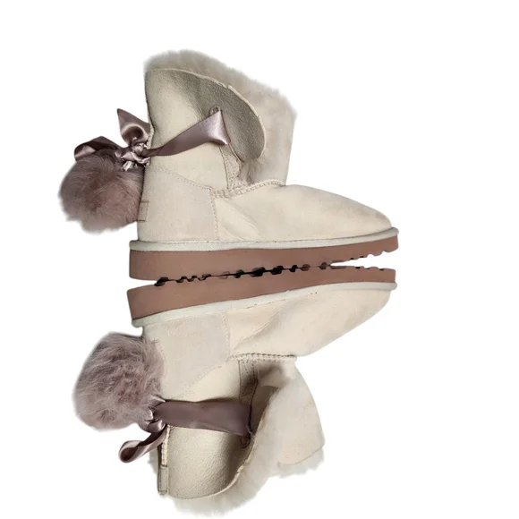 Cozy Ugg Shearling Boots with Pink Pom Poms - Picture 3 of 8